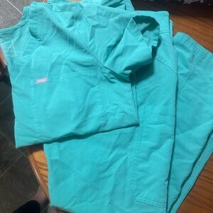 Surgical green fig scrubs